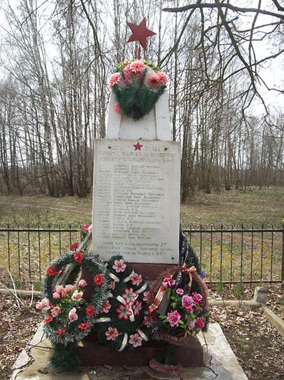 Mass Grave Soviet Soldiers Kutniavičy #1