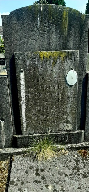 Dutch War Graves Municipal Cemetery Roosendaal #3