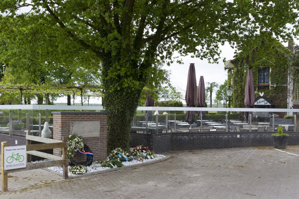 Memorial Caf Zuid Ginkel #3