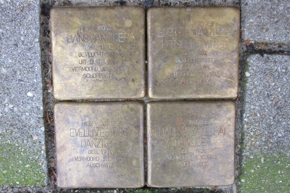 Stolpersteine Hessenweg 220 #1