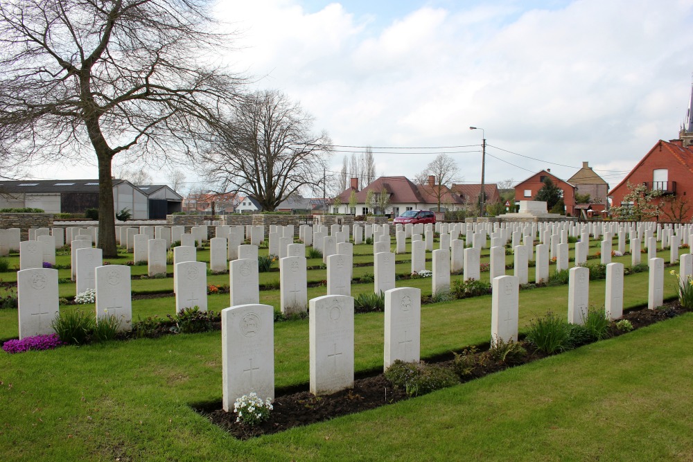 Commonwealth War Cemetery Dickebusch New Military #2