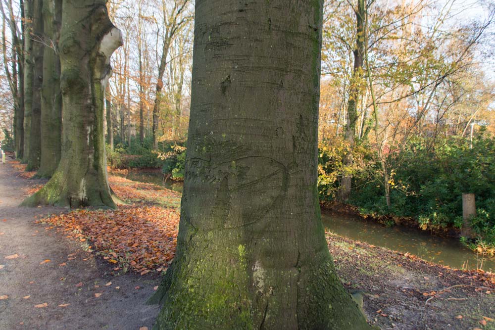 Boodschappen in Bomen Caron's Hofke