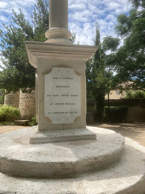 War Memorial Sainte-Ccile-les-Vignes #3