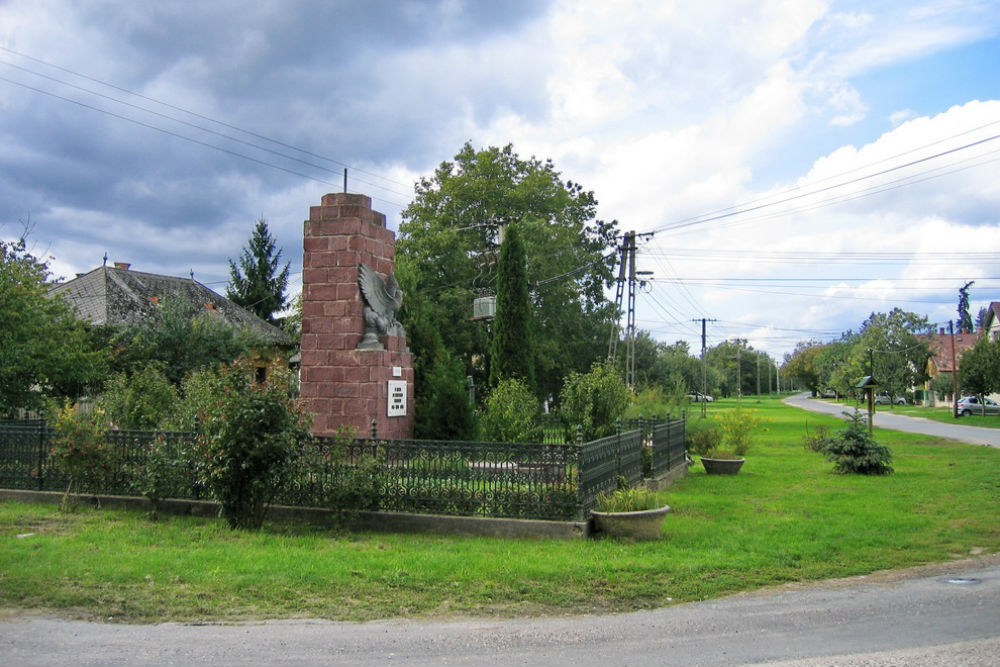 Oorlogsmonument Lovasberény