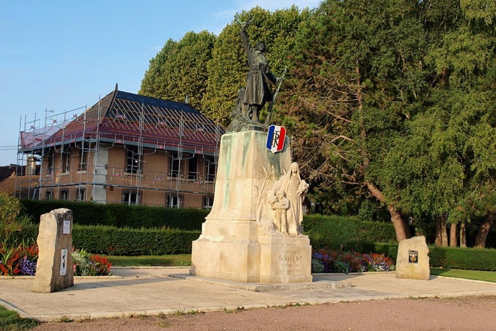 Oorlogsmonument Joigny #1