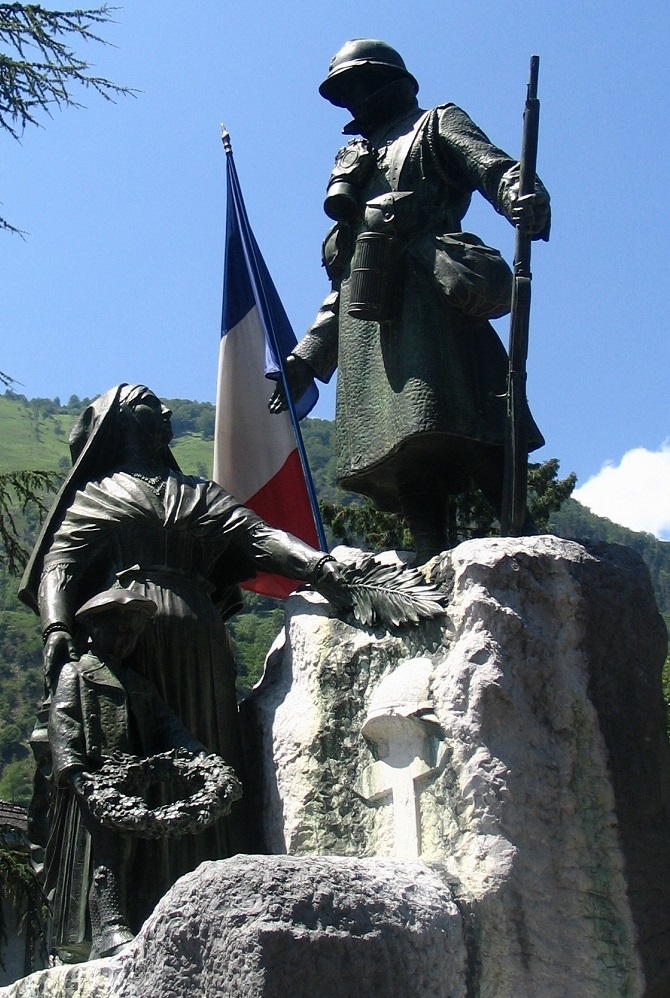 Oorlogsmonument Laruns #1