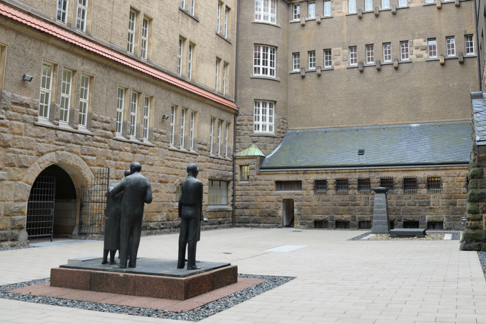 Memorial Münchner Platz #4