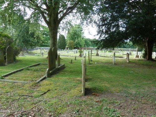 Oorlogsgraven van het Gemenebest St. Peter and St. John the Baptist Churchyard #1