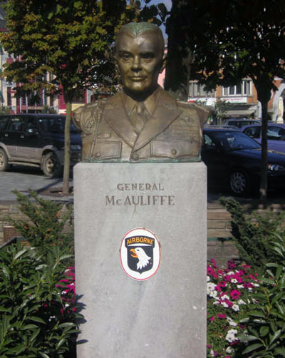 Standbeeld Generaal McAuliffe #2
