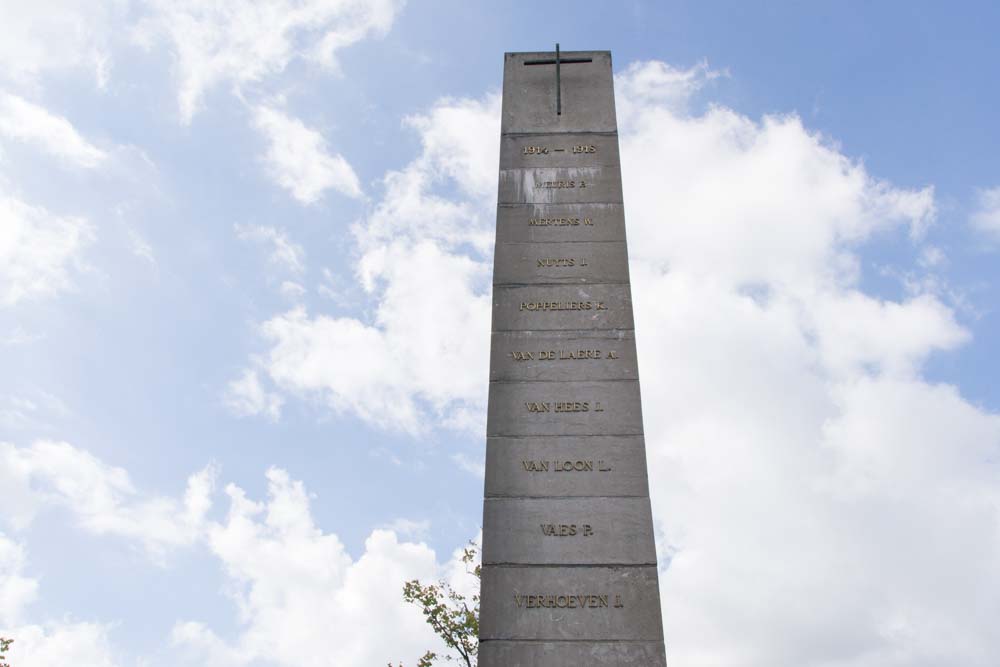 Oorlogsmonument Weelde #3