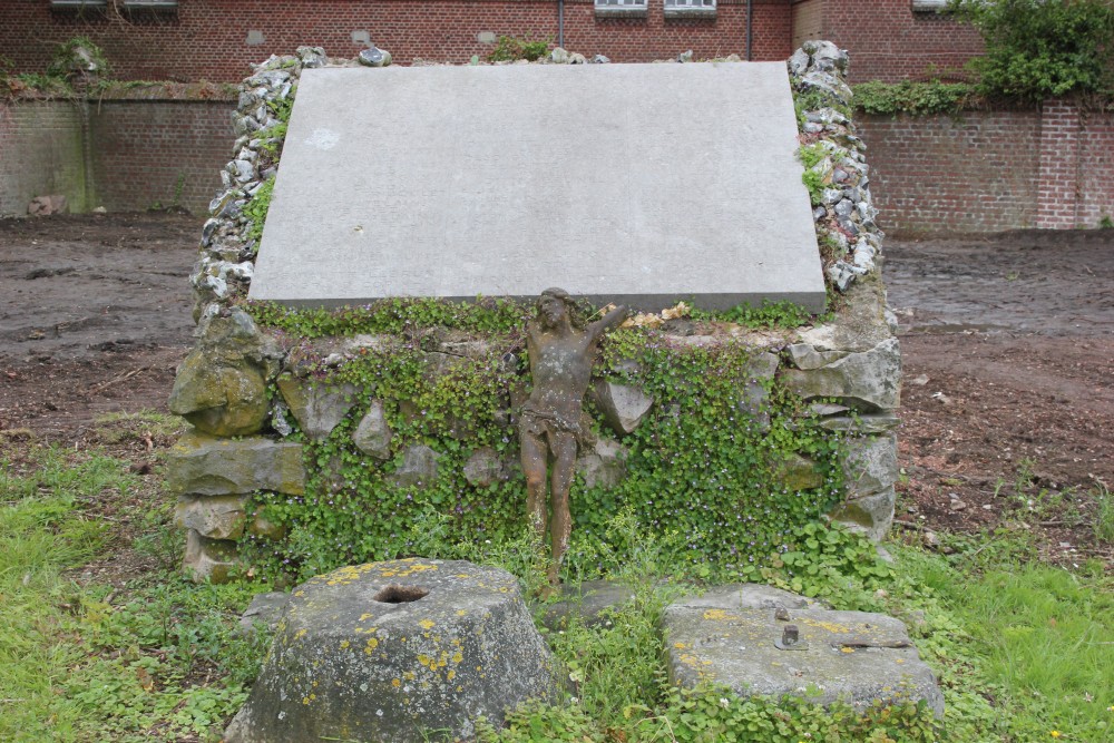 Oorlogsmonument Gomicourt #2