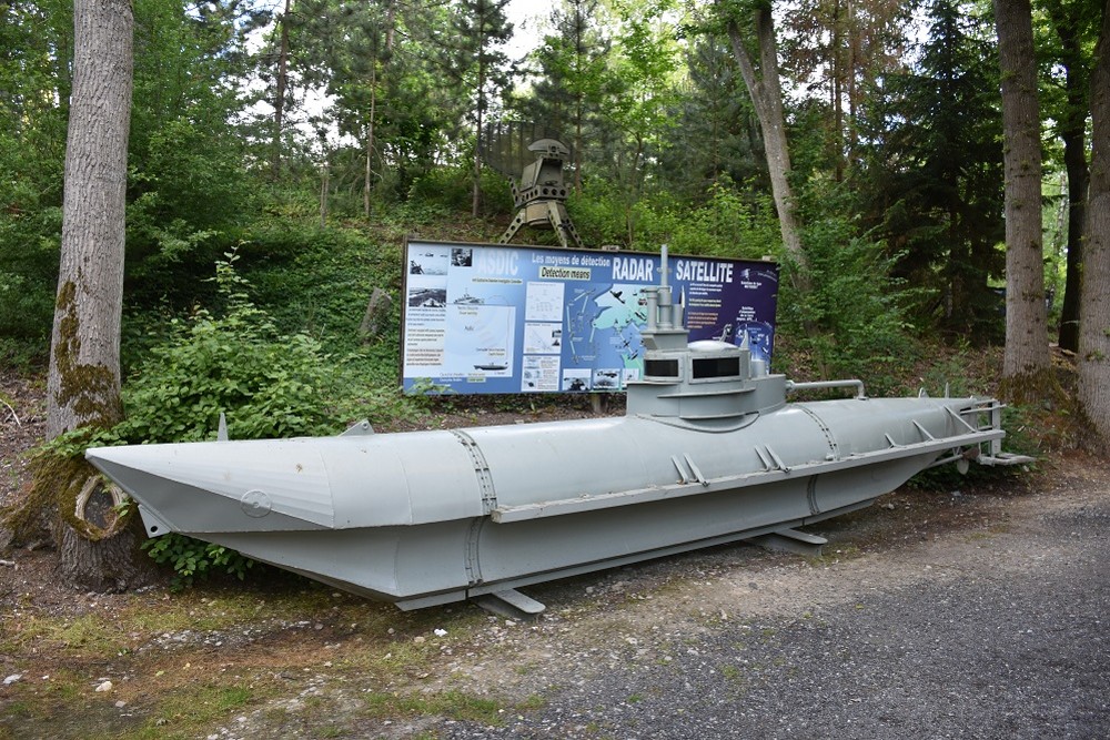 Midget Submarine 
