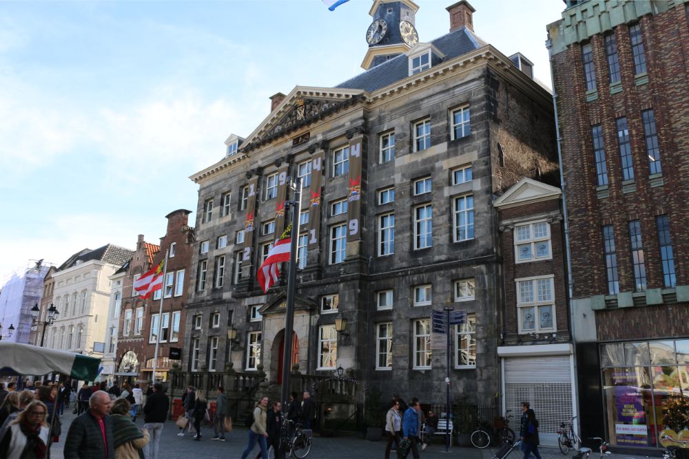 Remaines Inscription Neville Chamberlain Old City Hall Den Bosch #2