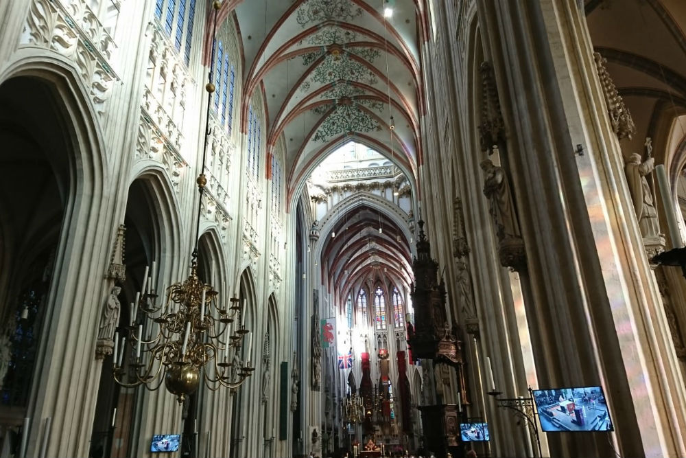 Monument Titus Brandsma & Aarde Dachau in St. Janskathedraal #2