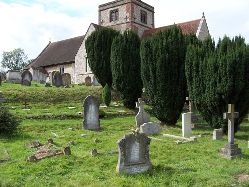 Commonwealth War Graves St Margaret Churchyard