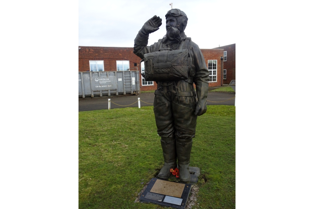 Statue of Andrew Mynarsky VC