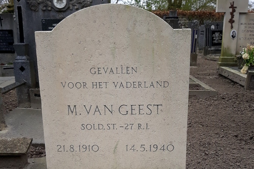 Dutch War Graves Municipal Cemetery Etten-Leur #2