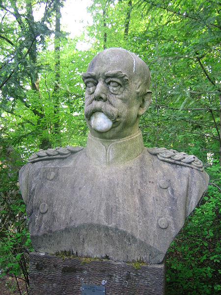 Bustes van Helmuth Karl Bernhard von Moltke & Bismarck #2