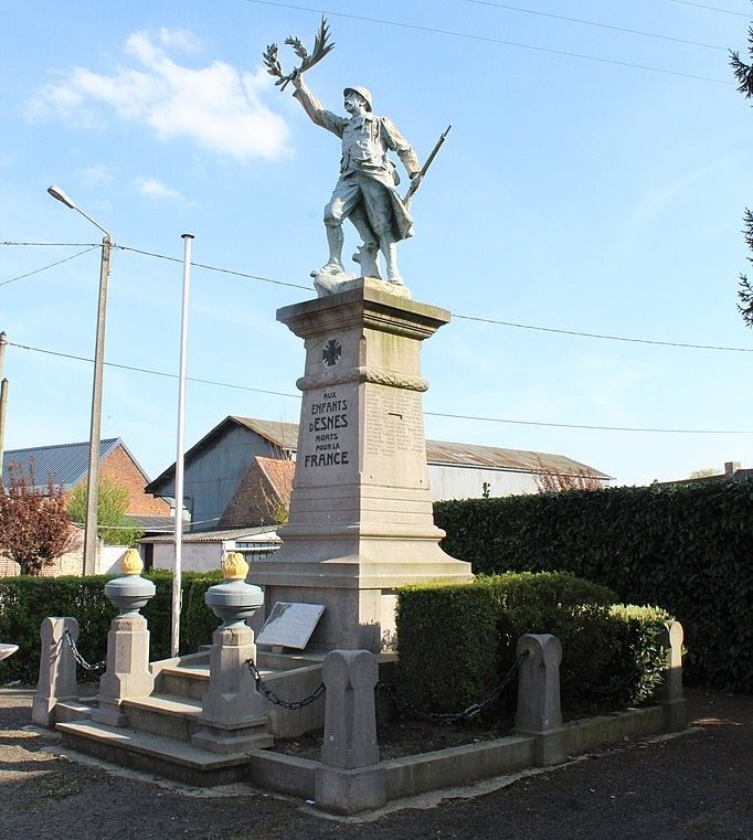 Oorlogsmonument Esnes #1