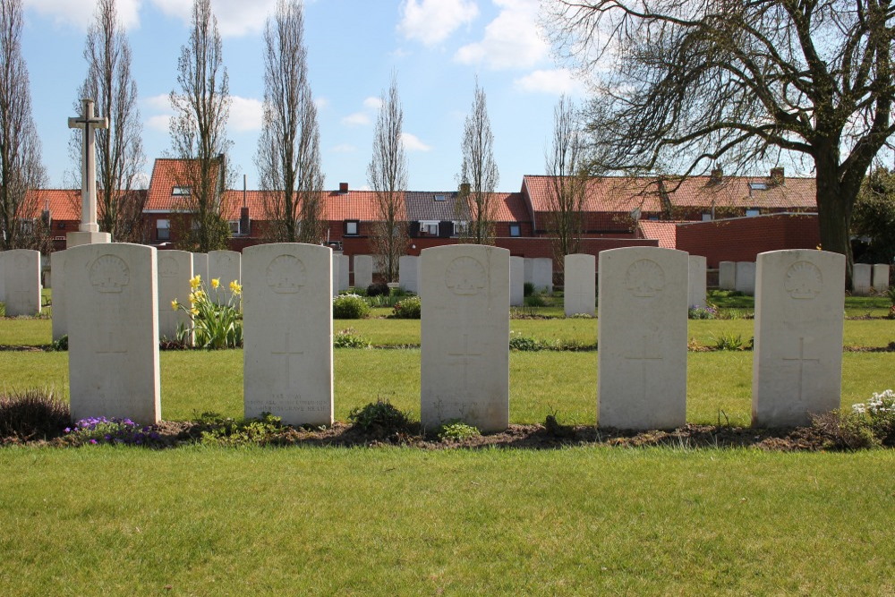 Commonwealth War Cemetery Belgian Battery Corner #4