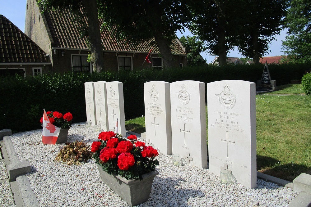 Commonwealth War Graves  Protestant Cemetery Wijnaldum #2