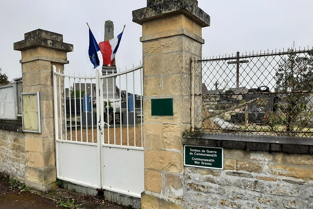 Commonwealth War Graves Noyers-Bocage