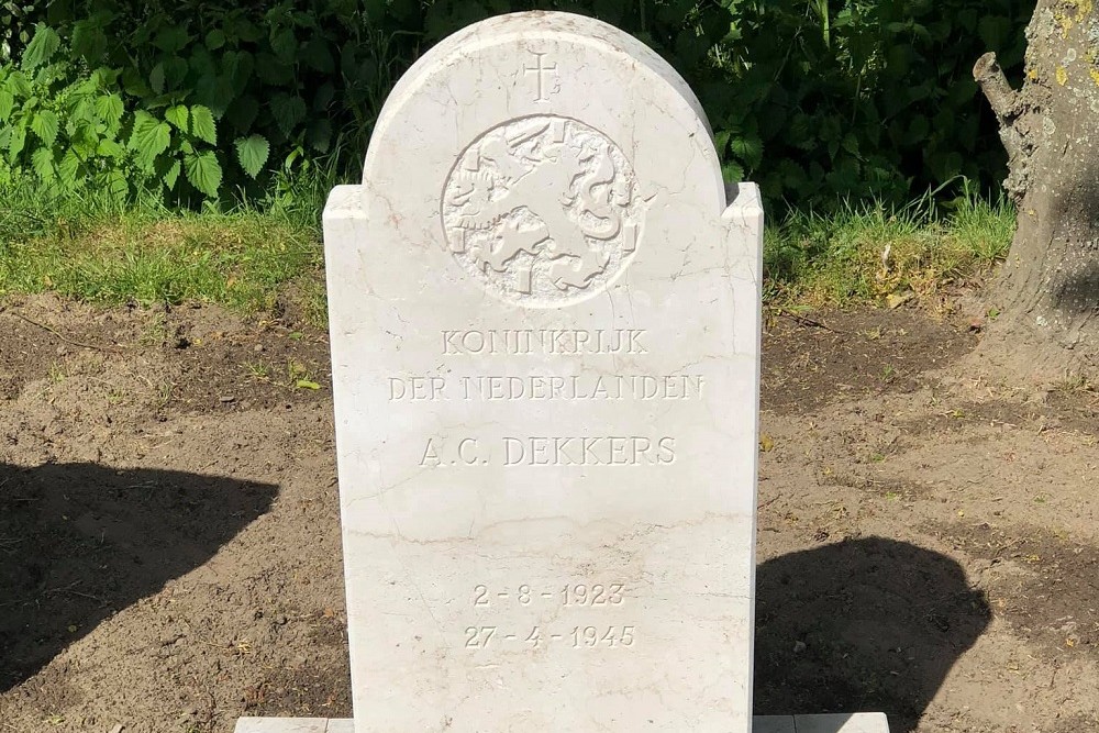 Dutch War Graves R.K. Cemetery St. Clemens Nuenen #1