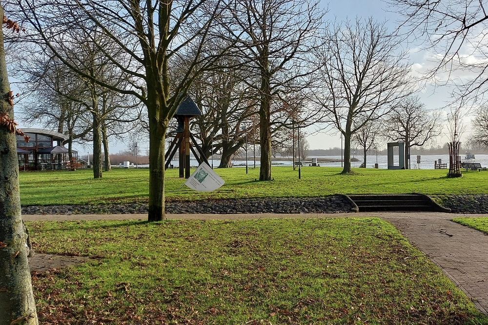 Monument Henk van Randwijk #3