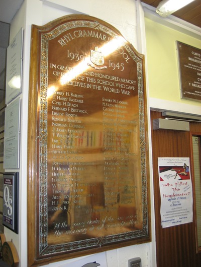 Oorlogsmonument Rhyl High School #1