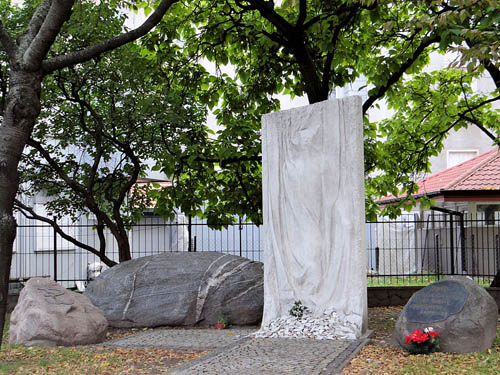 Monument Slachtoffers Wola Ziekenhuis Bloedbad #1