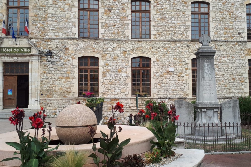 War Memorial Vallon-Pont-d'Arc #1