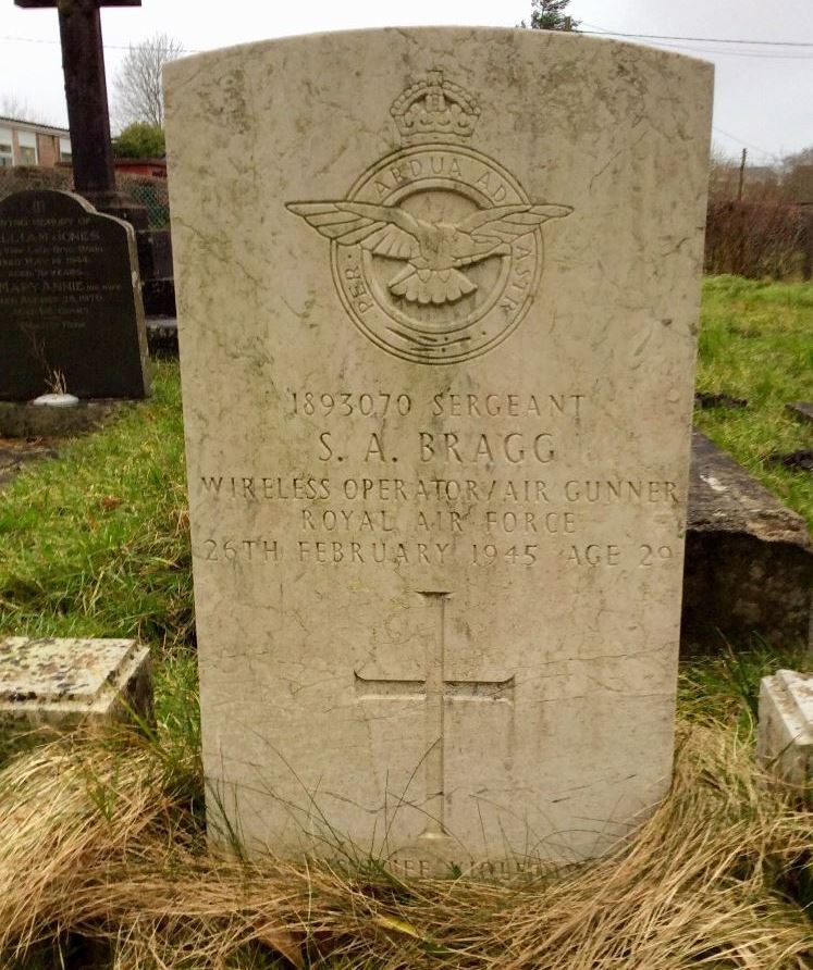 Commonwealth War Grave St. Margaret Churchyard