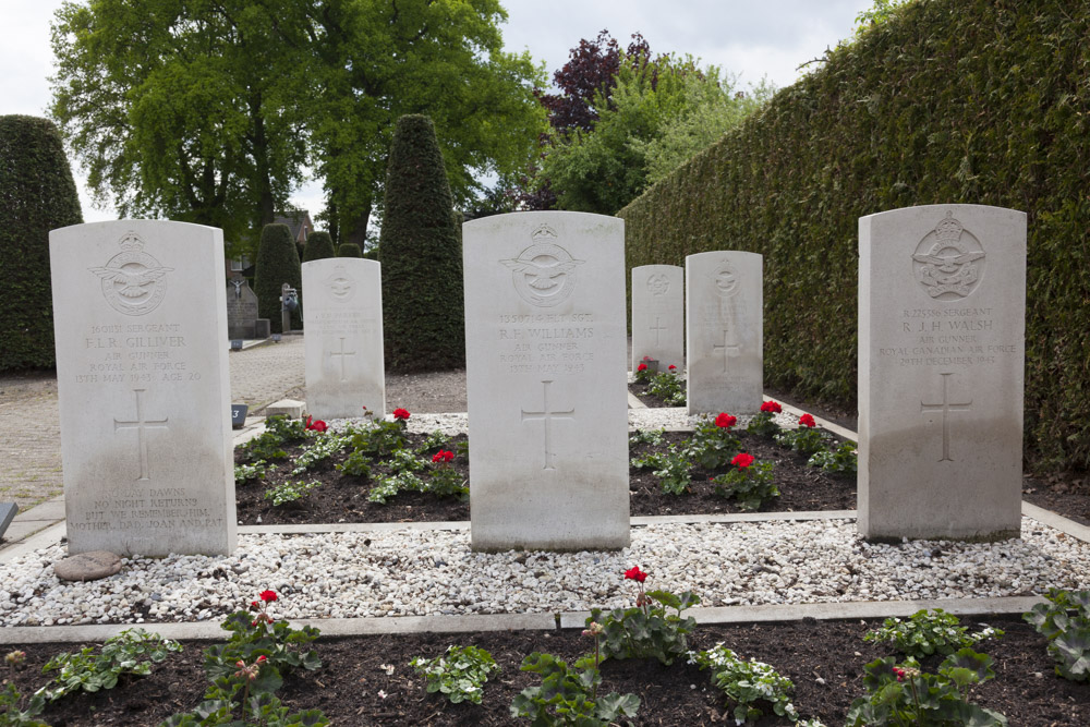 Oorlogsgraven van het Gemenebest Rooms Katholieke Begraafplaats Albergen #2