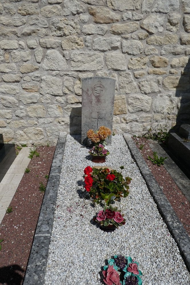 Commonwealth War Graves Chtelaillon-Plage #3
