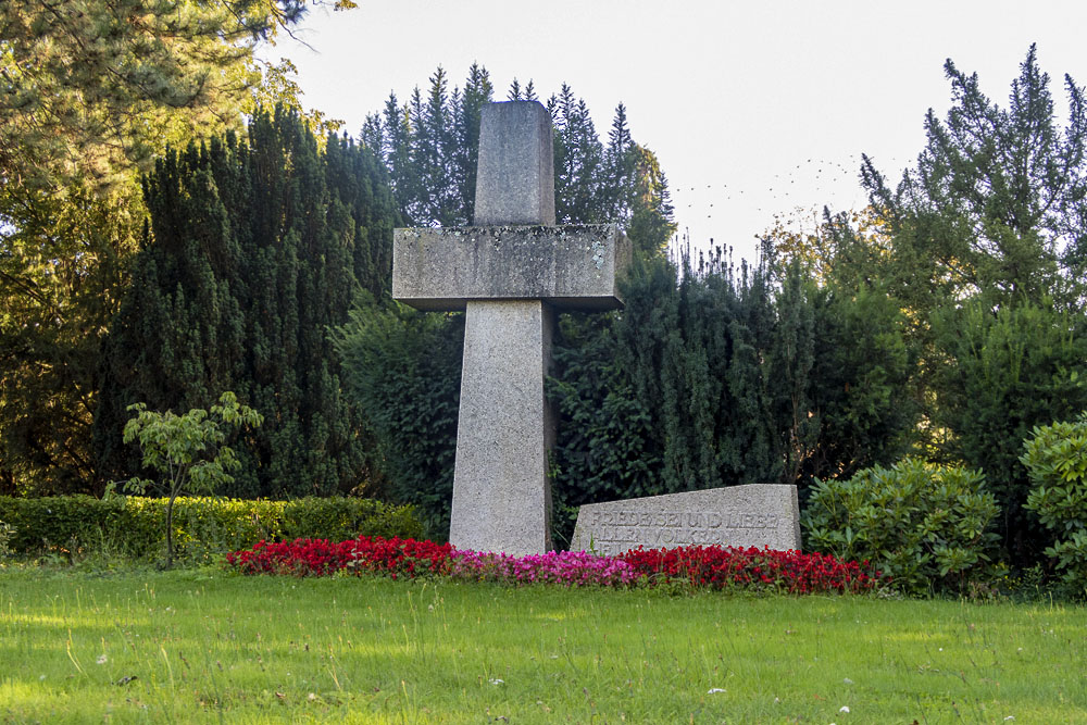 Duitse Oorlogsgraven en Monument Birkeshof #2