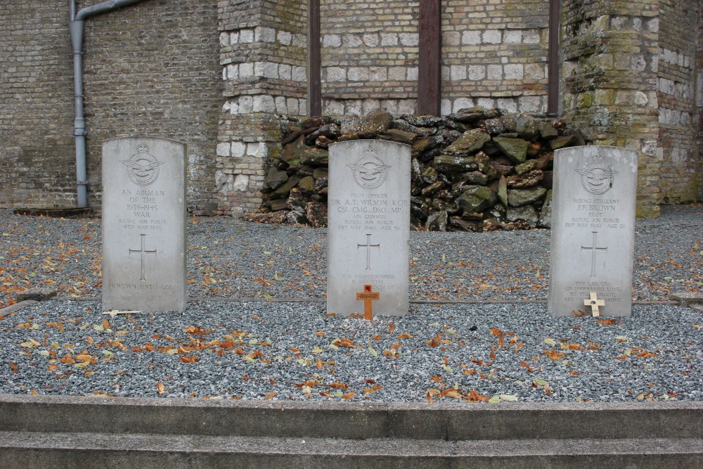 Commonwealth War Graves Eringhem #2