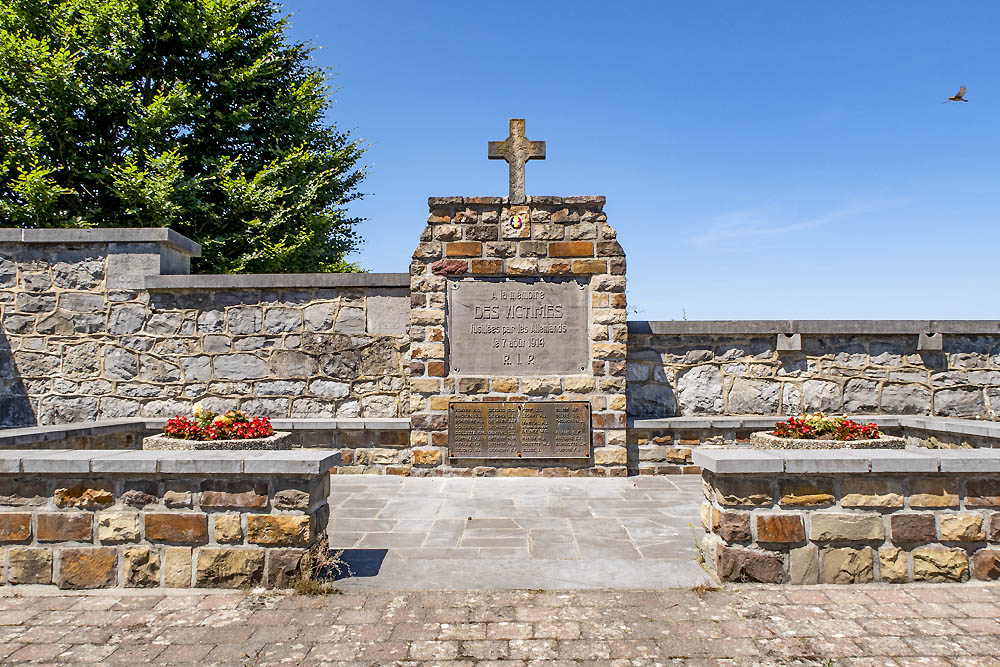 Monument Begraafplaats Louveign #1