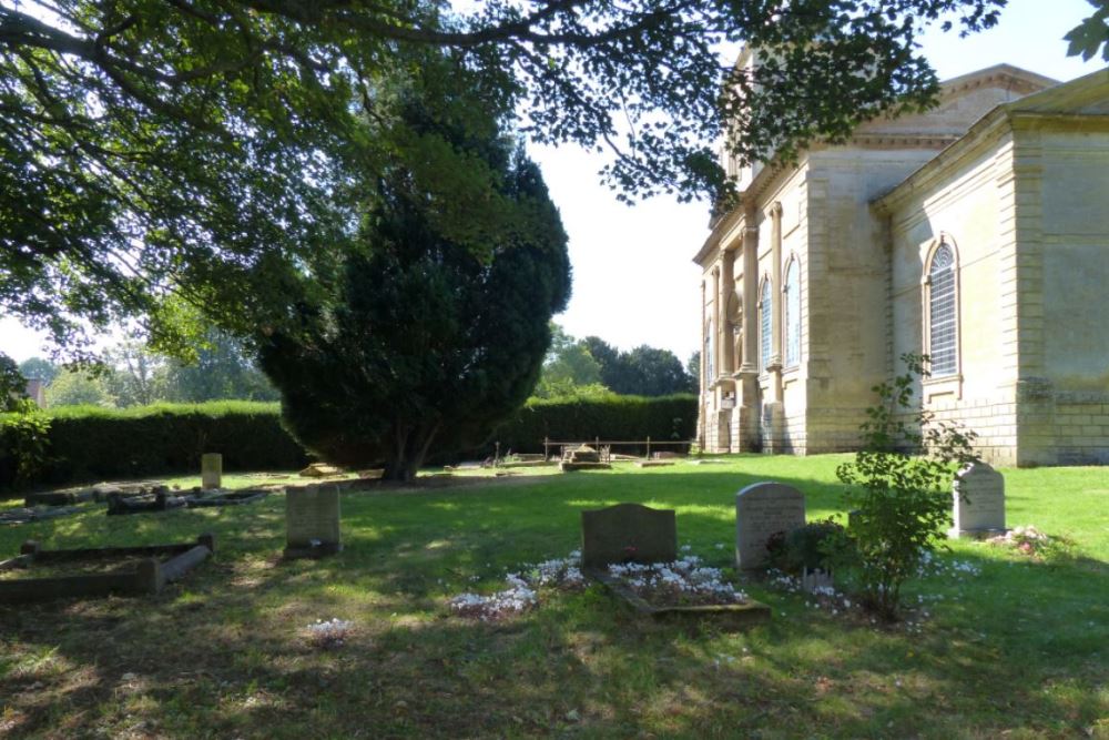 Oorlogsgraf van het Gemenebest St. Peter Churchyard