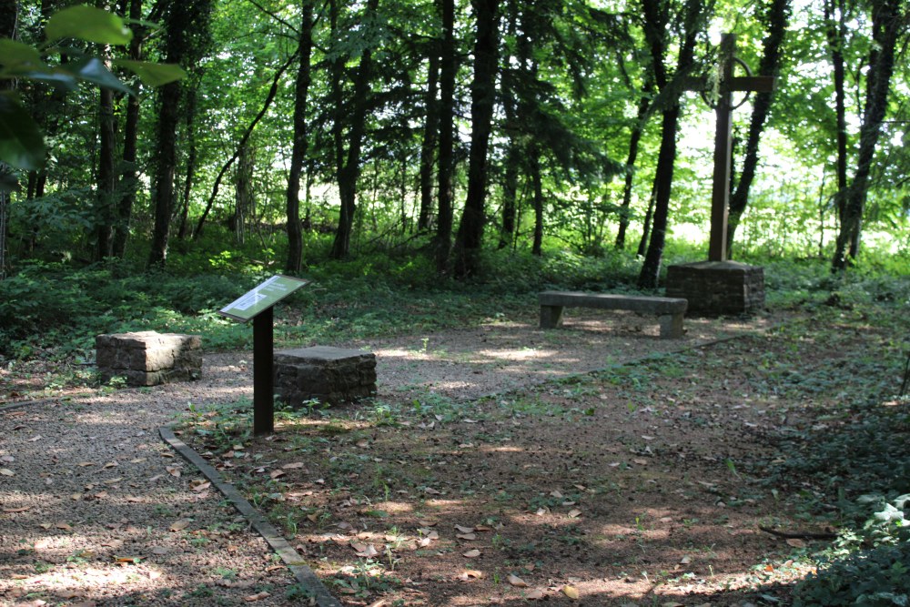 Former French-German War Cemetery du Chenois Saint-Vincent #3