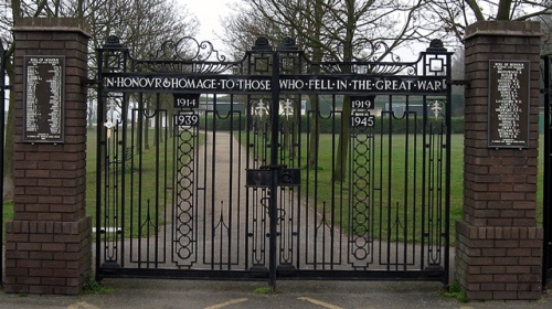 Oorlogsmonument St. George's Telford #1