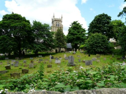 Commonwealth War Graves Holy Trinity Churchyard