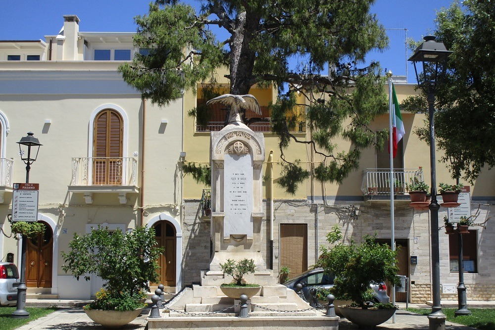 Oorlogsmonument Carovigno #2