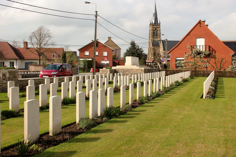 Commonwealth War Cemetery Dickebusch New Military #3