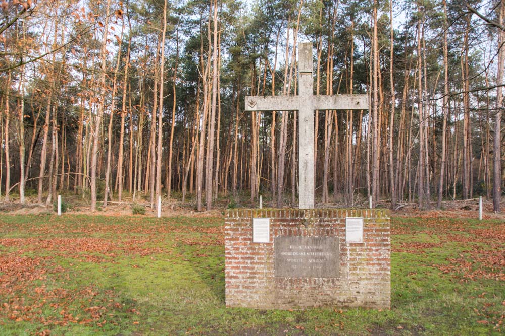 Monument Slachtoffers 13 oktober 1944 Wortel-Kolonie #4