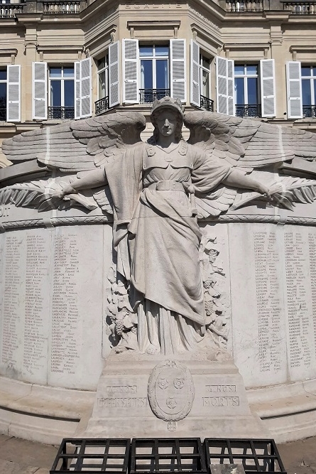 Oorlogsmonument pernay #2