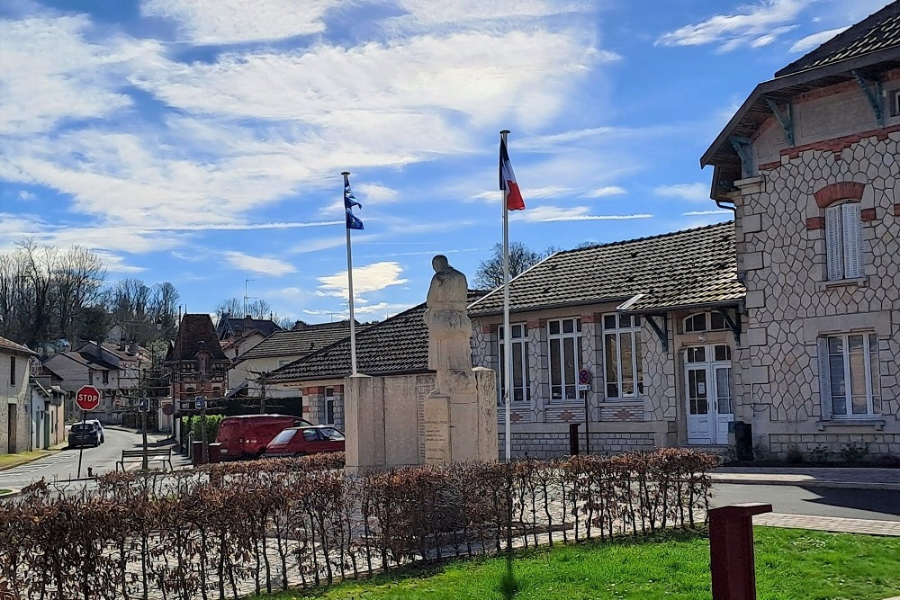 War Memorial Vienne-Le-Château #4