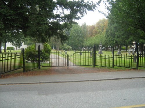 Commonwealth War Grave Fort Langley Cemetery