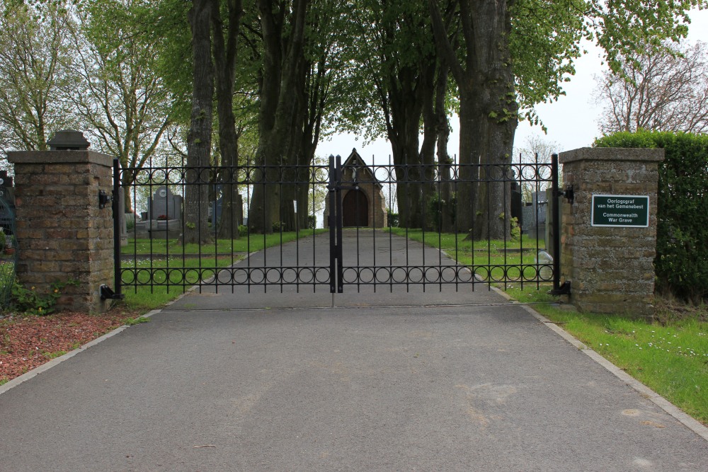 Commonwealth War Grave Oostkerke #1