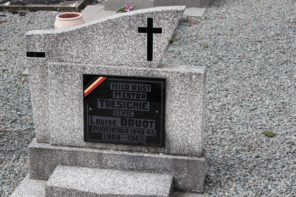 Belgian Graves Veterans Heikruis Churchyard #3