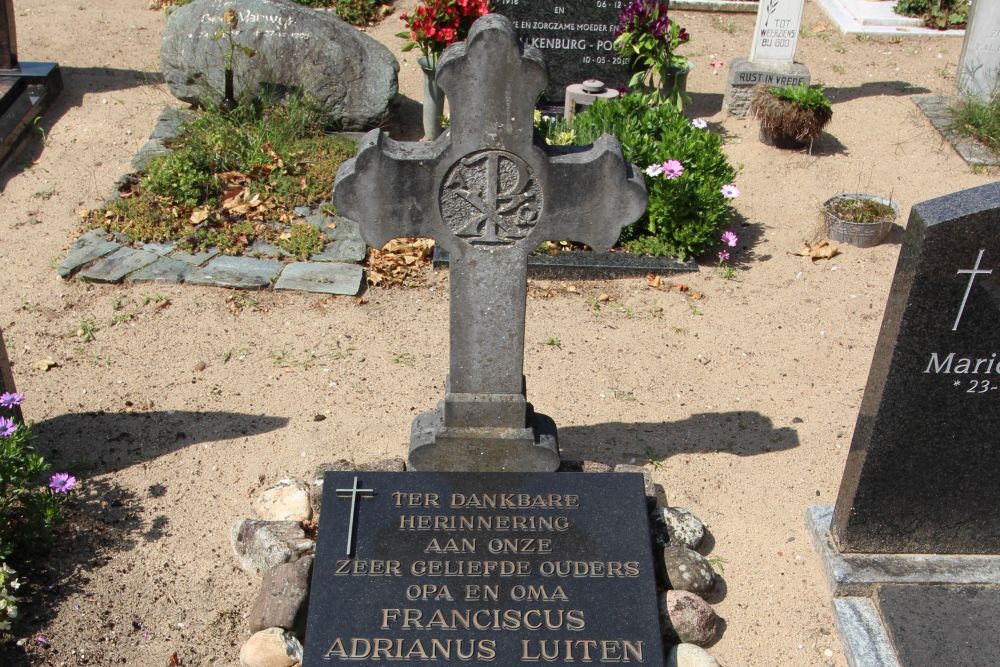 Graves War Victims Catholic Churchyard Jutphaas (Nieuwegein) #1